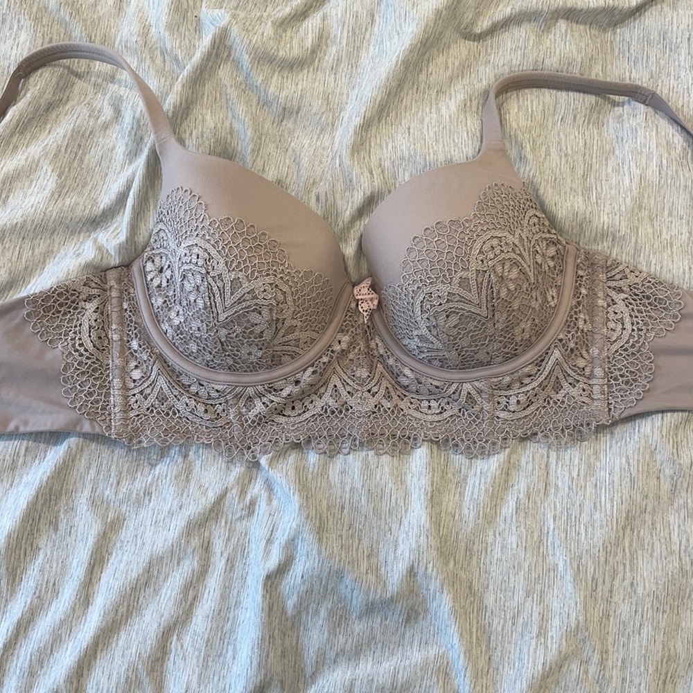 Body by Victoria • lined Demi • 34D